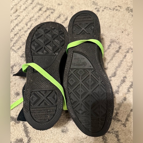 Converse Men’s or women’s all Black Sneakers w9.5 or m7.5 - Picture 3 of 4